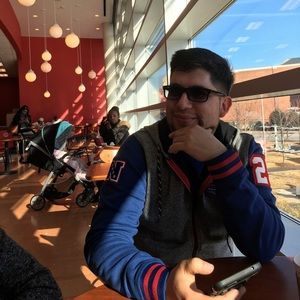 Meet your Posher, Leo